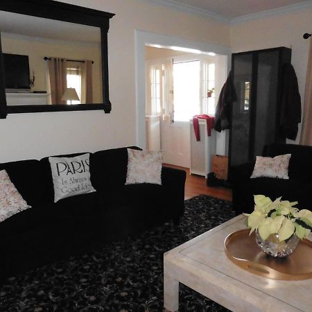 Vila Suburban To Nightlife Sanctuary Caldwell Exteriér fotografie